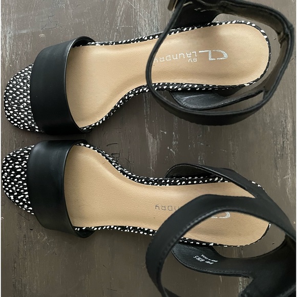 Heels - Picture 3 of 3